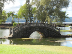 Hilo-Lilioukalani-Garden-stone-bridge_thumb.JPG