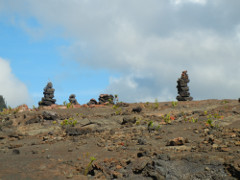 Volcano-Park-Kilauea-Iki-crater-cairns_thumb.JPG