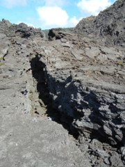 Volcano-Park-Kilauea-Iki-crater-rift_thumb.JPG