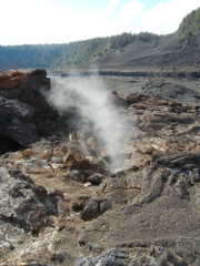 Volcano-Park-Kilauea-Iki-crater-steam_thumb.JPG