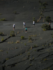 Volcano-Park-Kilauea-Iki-crater-trekkers_thumb.JPG